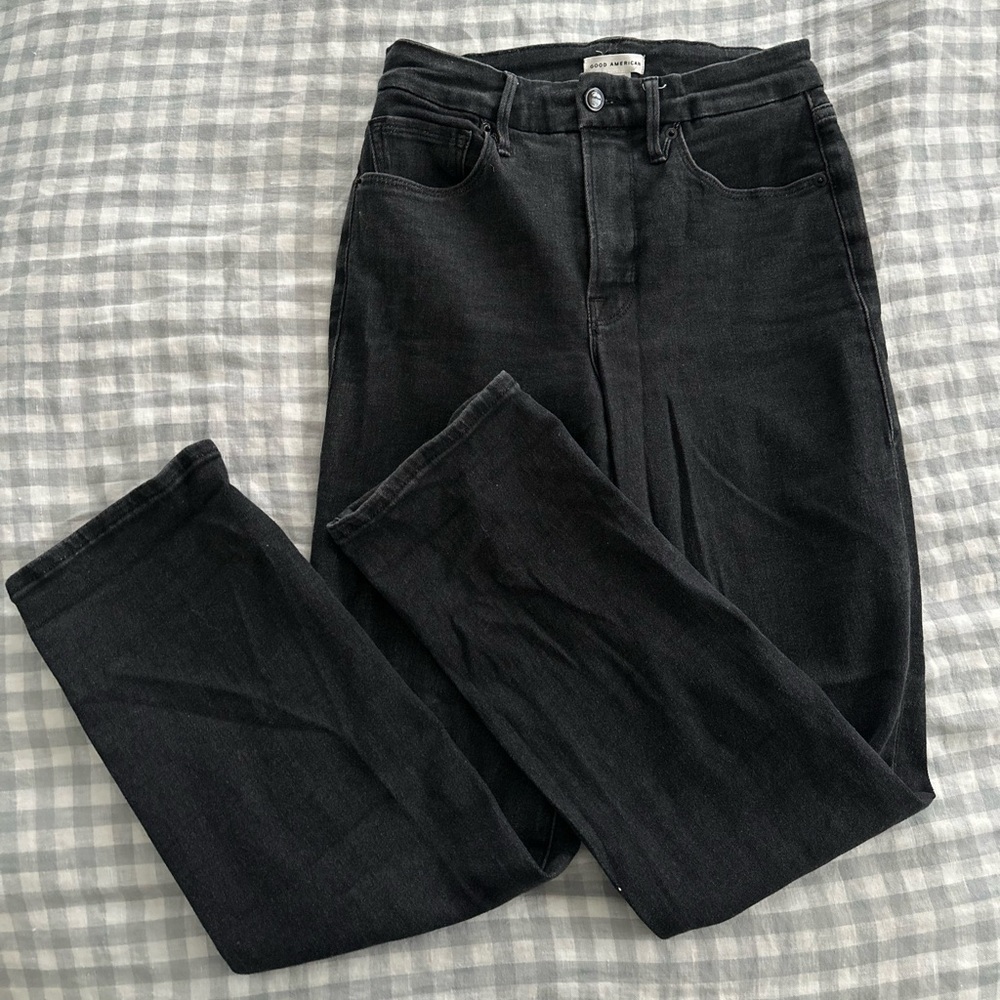 Good American Straight Leg Jeans in Black